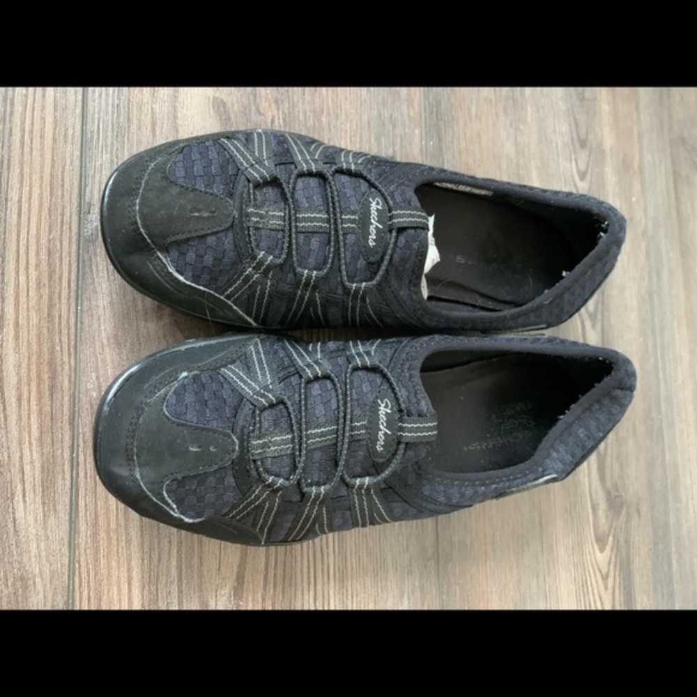 Skechers